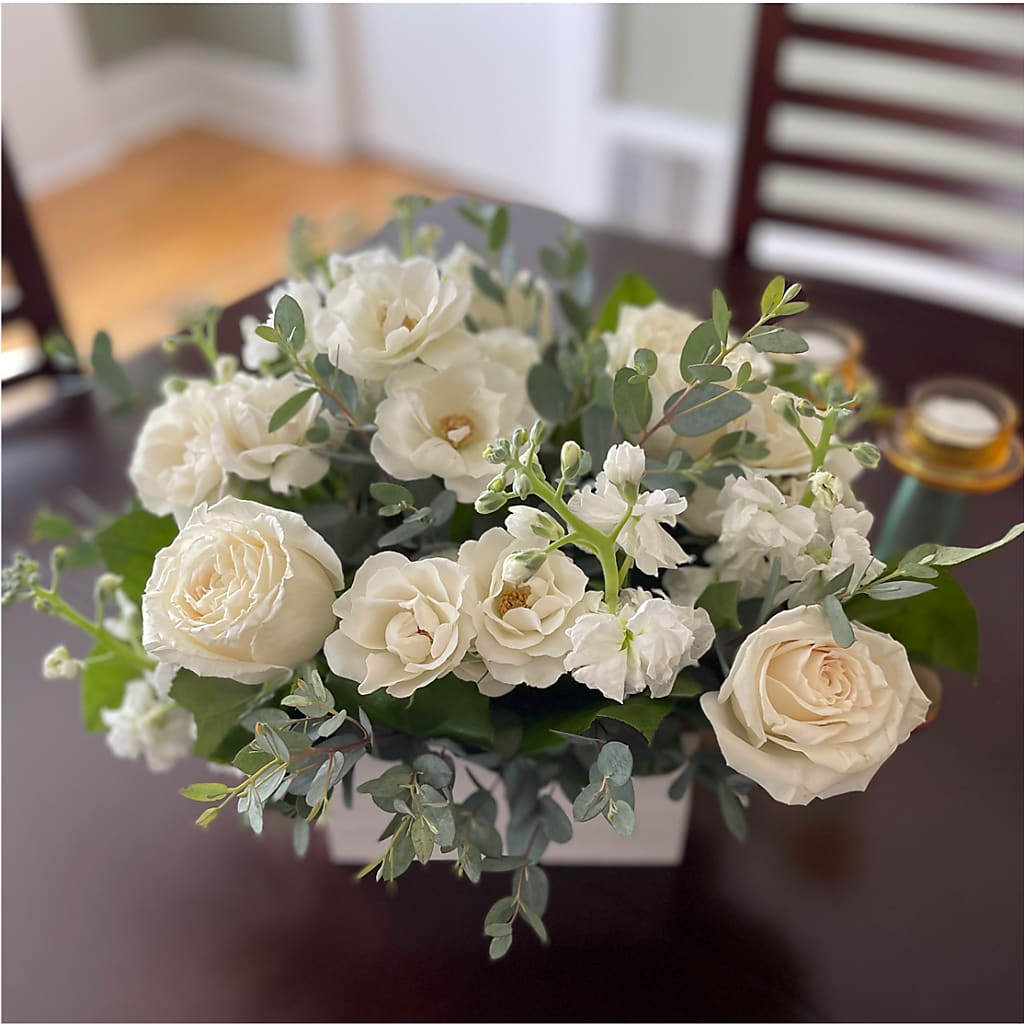 Fresh Linen Box Bouquet –  Flower Parade, Mississauga ON