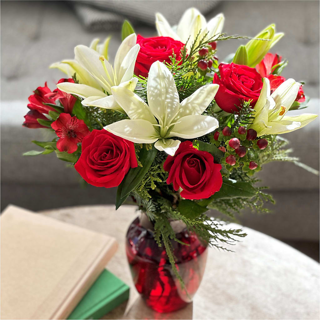 Evergreen Delight Bouquet –  Flower Parade, Mississauga ON